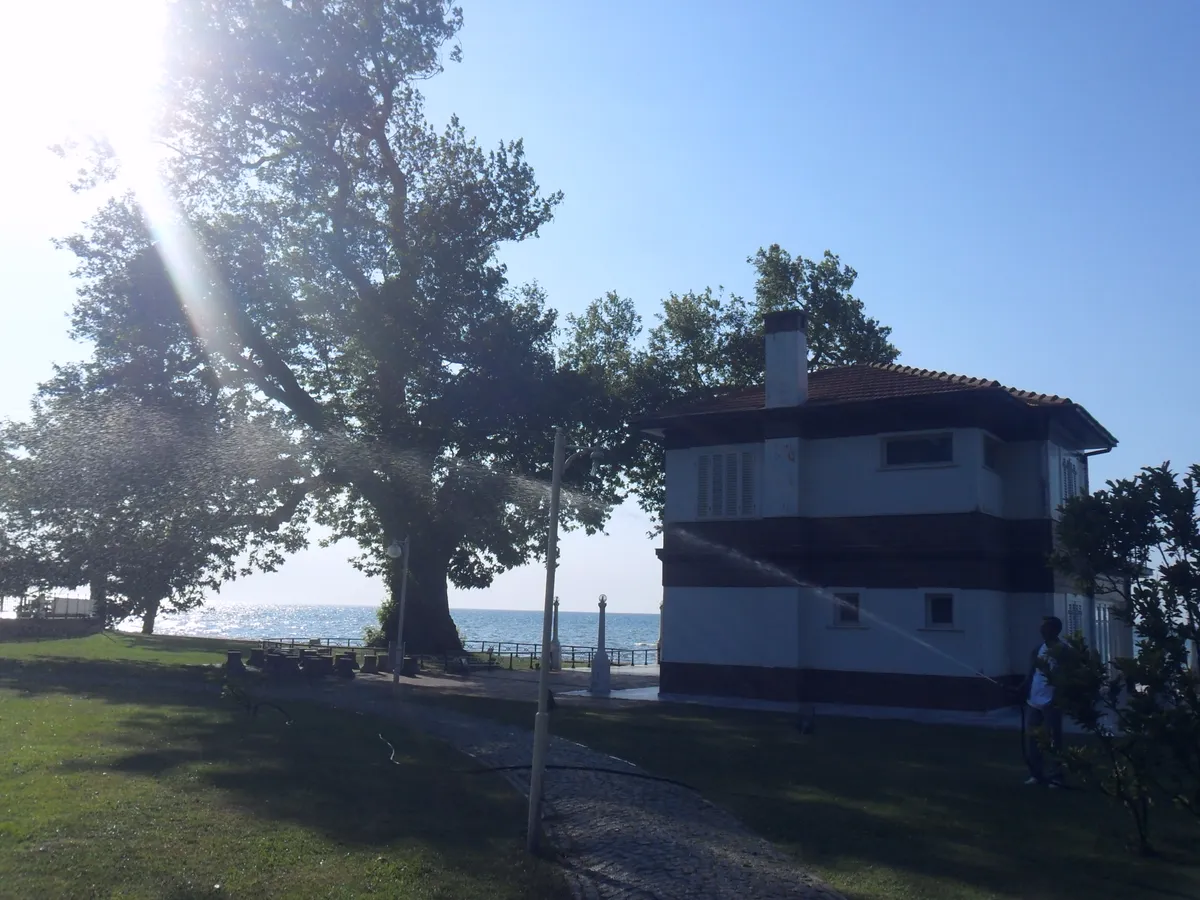 Tarihi Yürüyen Köşk ve Sahil Parkı - Yalova Merkez