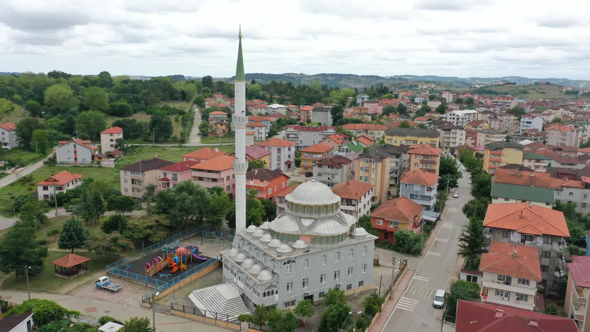 Gürsu'da 2026 Yılının En Güzel Plajları, Masmavi Koyları ve Yüzme Noktaları (Bursa Gezi Rehberi)