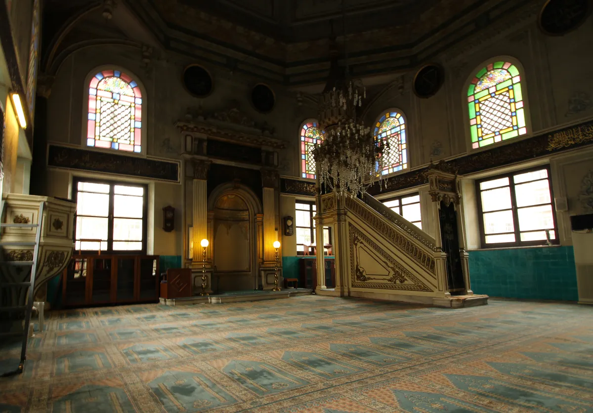 Teşvikiye Camii ve Tarihi Nişantaşı Taşları (1794 - 1853)