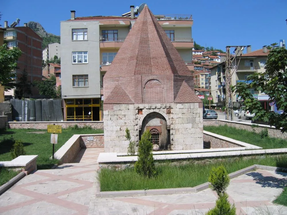 Esentimur Türbesi (Sivri Tekke)