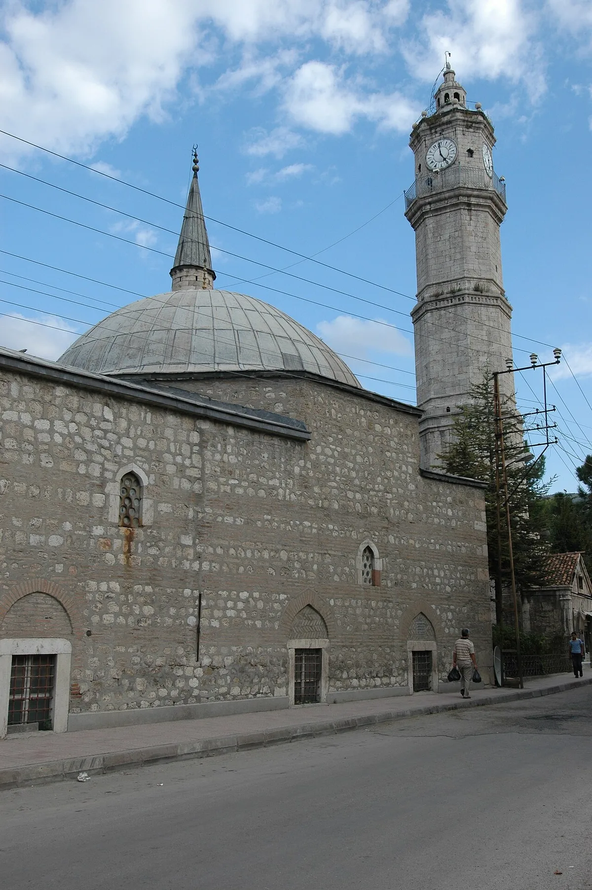 Tarihi Behzat Camii ve Saat Kulesi Meydanı