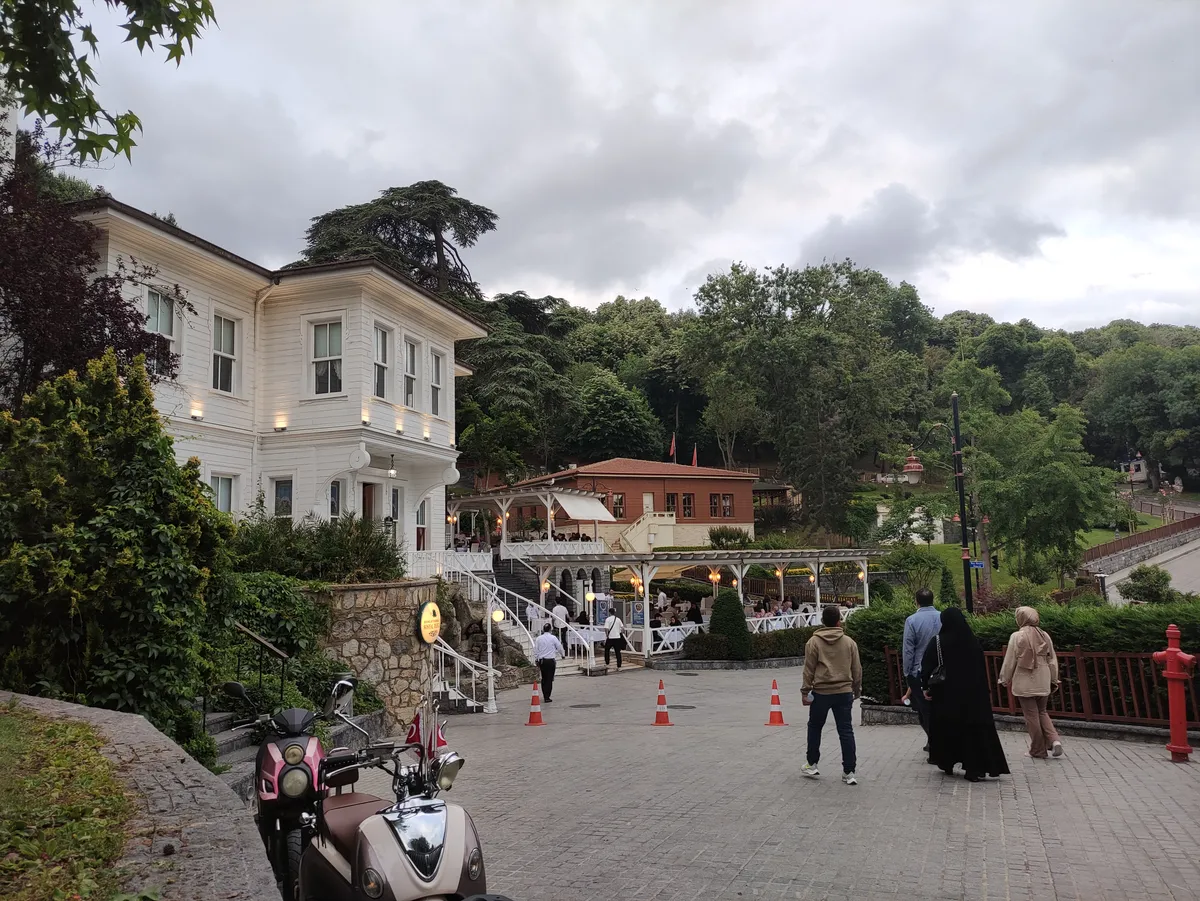 Fethi Paşa Korusu ve Boğaz Seyir Balkonu