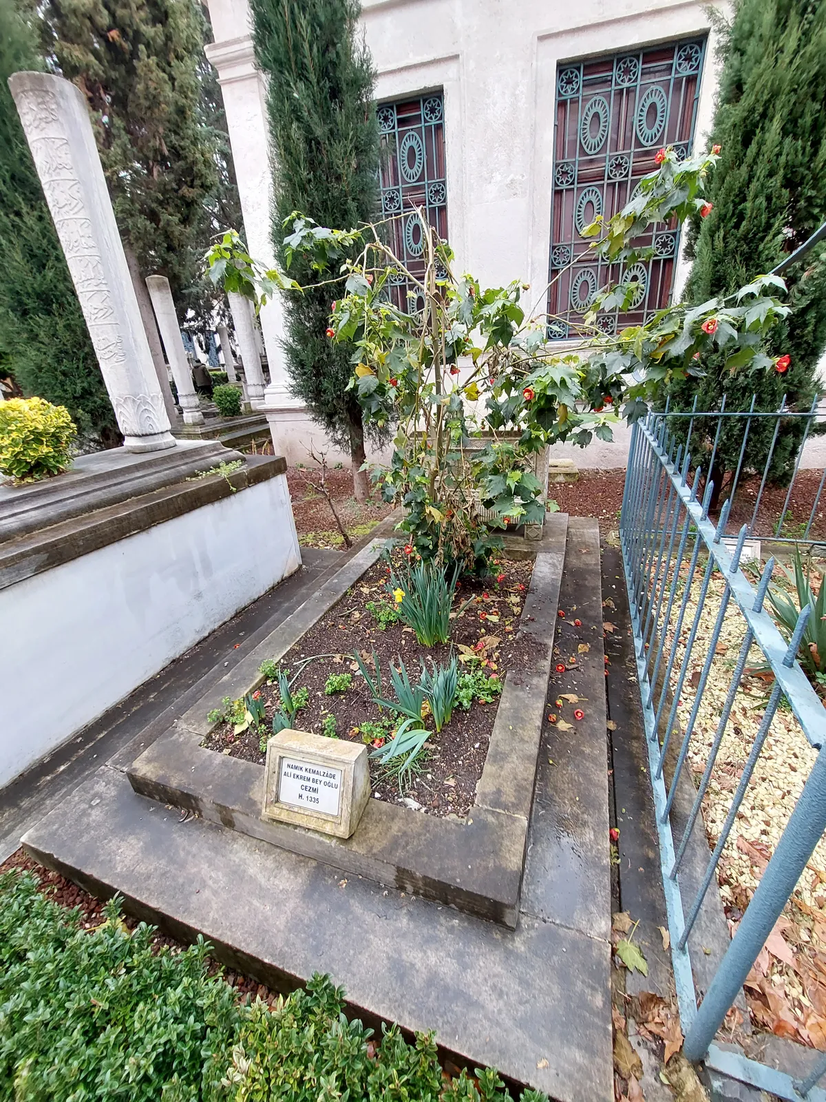 Vatan Şairi Namık Kemal'in Mezarı (Bolayır)