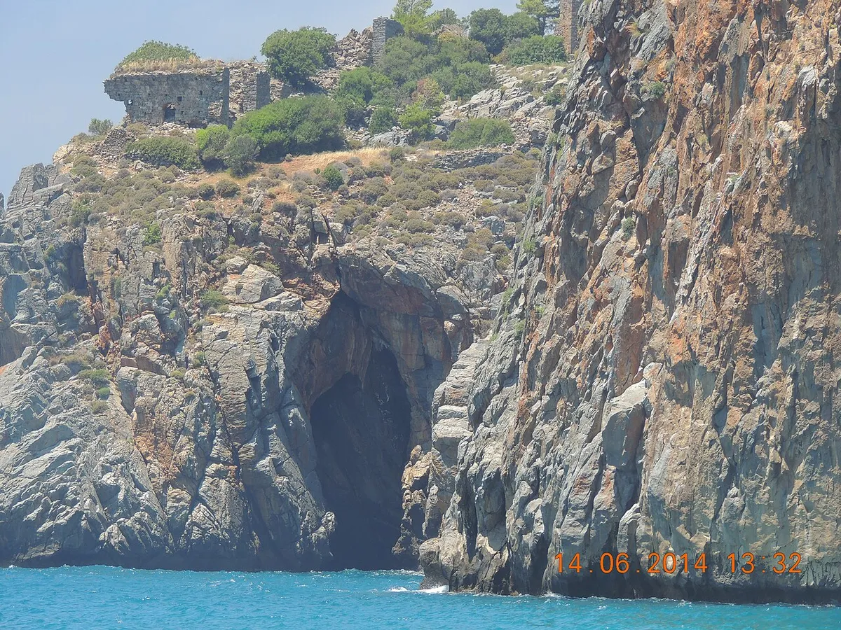Yalan Dünya Mağarası (5 Milyon Yıllık)