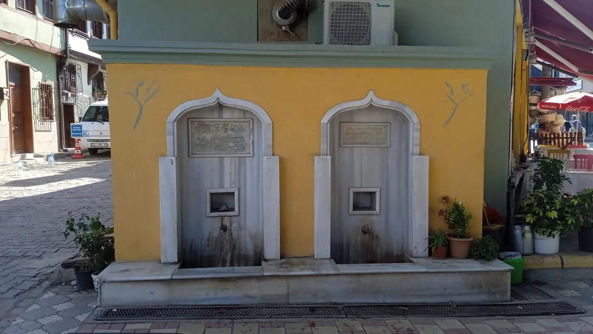 Yemişli Köyü Tarihi Camii ve Çeşmesi