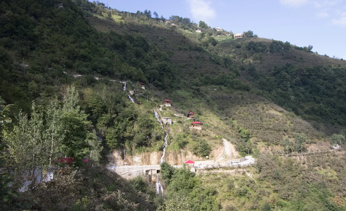 Yeniköy Mesire Alanı ve Doğal Pınarı (Gölmarmara)