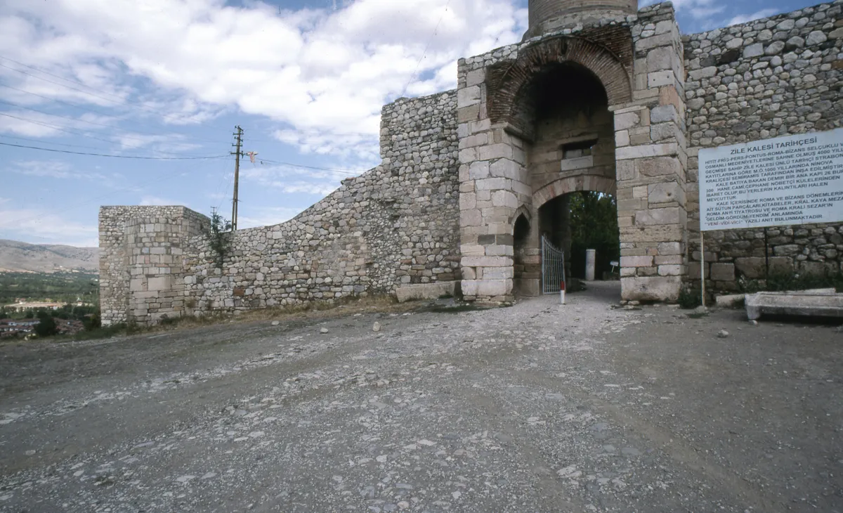 Zile Kalesi Antik Roma Amfi Tiyatrosu