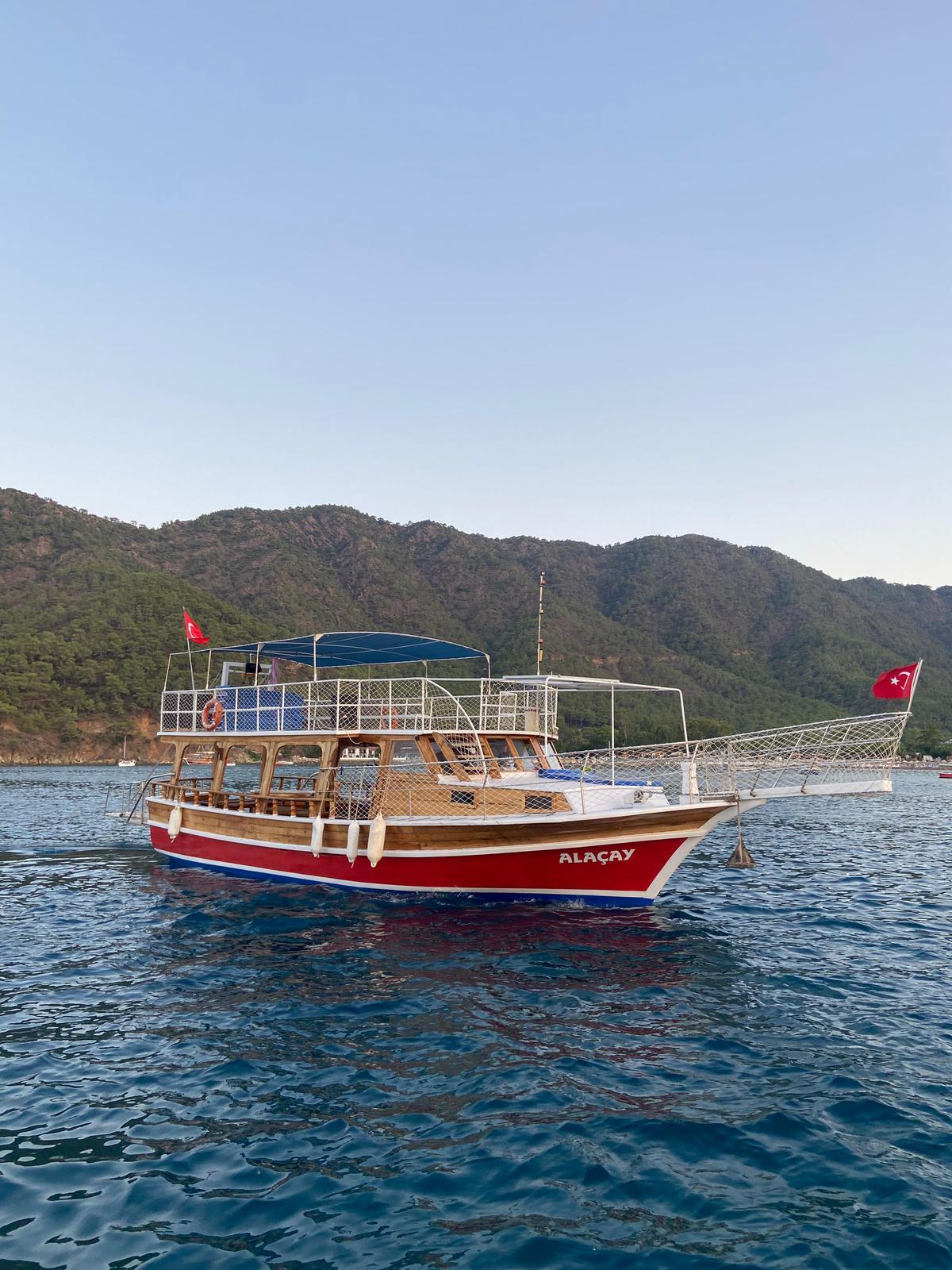 Alaçay Teknesi Kapak Görseli